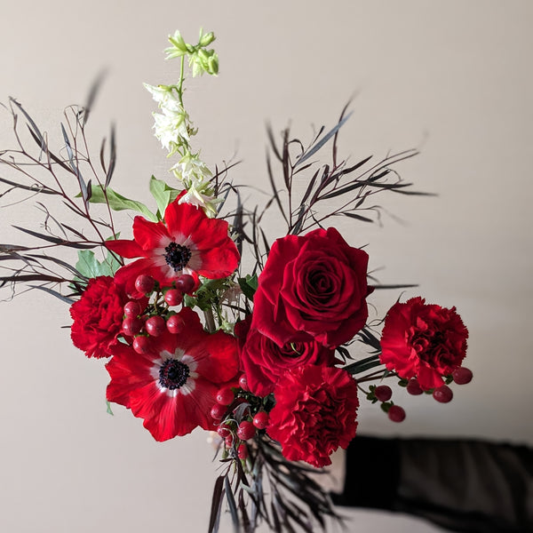 Holiday Wrap  Luxury Hand Tied Bouquet – LOCAFLORA